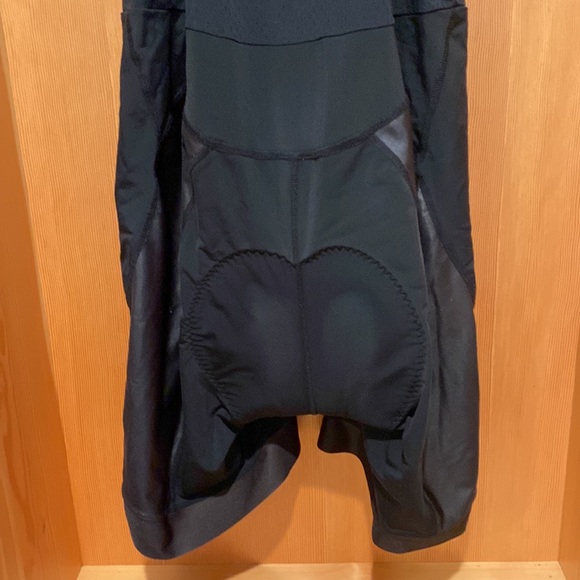 Cycling bib shorts. Mens XXL MEC - Picture 4 of 5